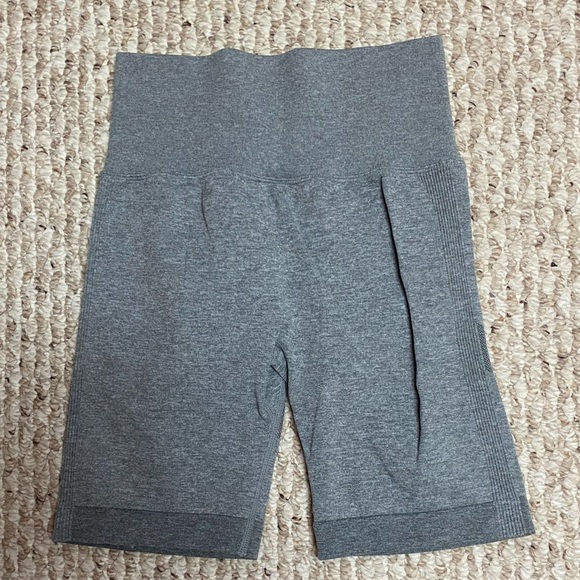 2 for $20 or 5 for $40
AMAZON SPANDEX SHORTS - MEDIUM - Picture 1 of 3